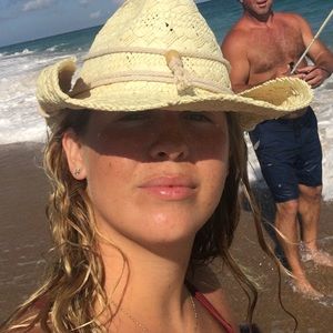 Meet your Posher, Isabelle